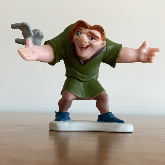 Vintage Disney’s The Hunchback of Notre Dame Festival Fun Kit - Picture 2 of 16